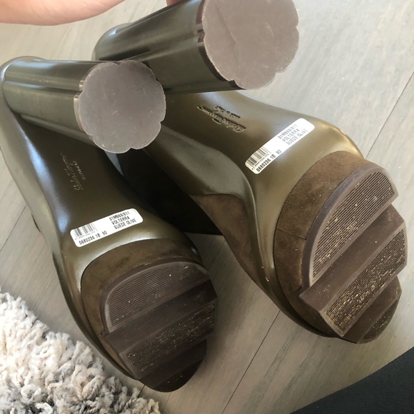 Ferragamo Volterra Suede Booties Size 9 - Picture 5 of 7